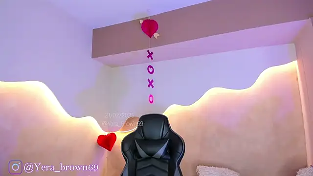 yerabrown69 online show from February 21, 12:06 pm