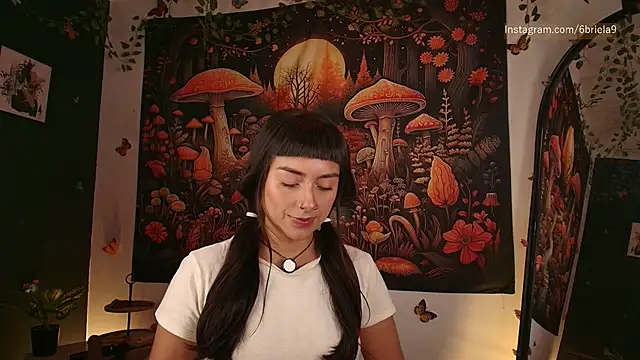 Snapshot of 6Briela9_ chatting on May 17, 4:43 am 6Briela9 online show from May 17, 4:43 am