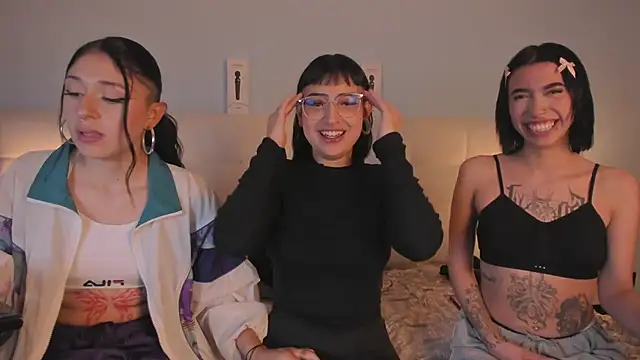 Cintya Kros online show from February 1, 4:56 am