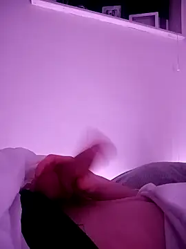 Snapshot of gostos__oo chatting on December 20, 12:41 am gostos  oo online show from December 20, 12:41 am