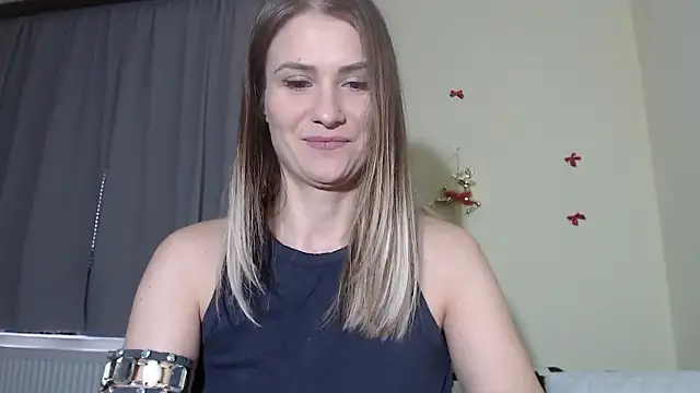 Snapshot of NattyReturn chatting on December 8, 12:19 pm NattyReturn online show from December 8, 12:19 pm