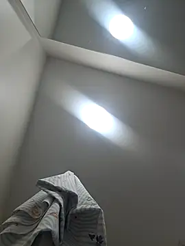 erinSmiles online show from November 9, 8:45 am