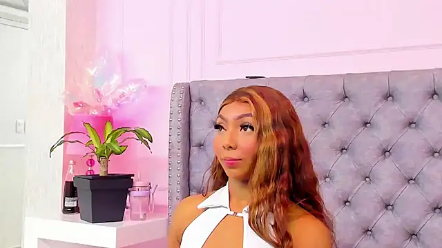 HaileeRoberts online show from March 24, 12:32 pm