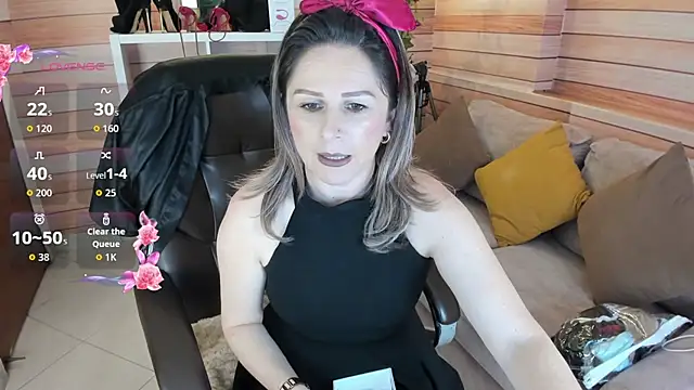 Victoria collins 1 online show from May 5, 11:18 am
