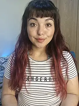 Snapshot of Winona-miu chatting on June 7, 8:51 am Winona-miu online show from June 7, 8:51 am
