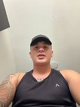 Snapshot of Cristopher_strong chatting on April 23, 2:19 pm Cristopher strong online show from April 23, 2:19 pm
