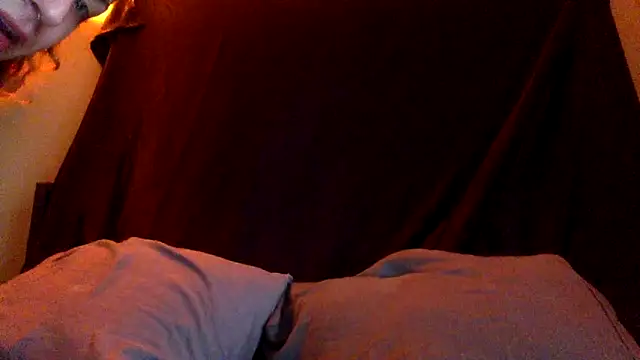 Snapshot of twinkscorpio chatting on June 18, 5:28 pm twinkscorpio online show from June 18, 5:28 pm
