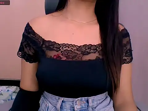 Snapshot of Nicole-wallace chatting on October 2, 1:12 am Nicole-wallace online show from October 2, 1:12 am