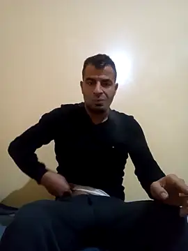 Snapshot of Bisex_activ19 chatting on January 8, 1:32 am Bisex activ19 online show from January 8, 1:32 am