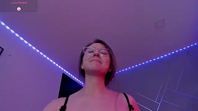 Ich Bin Julia online show from February 13, 5:44 pm