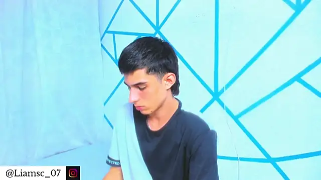 liam scott77 online show from November 7, 8:31 pm