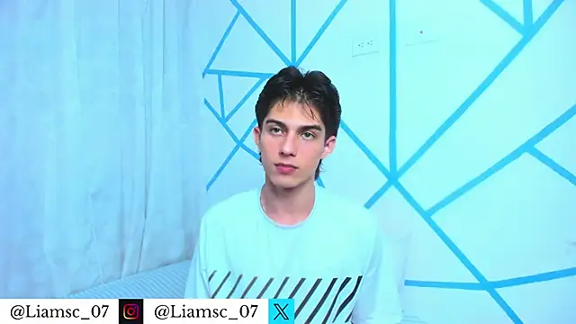 Snapshot of liam_scott77 chatting on June 9, 8:42 pm liam scott77 online show from June 9, 8:42 pm
