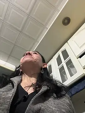 Freya Artemisa online show from May 31, 10:00 pm