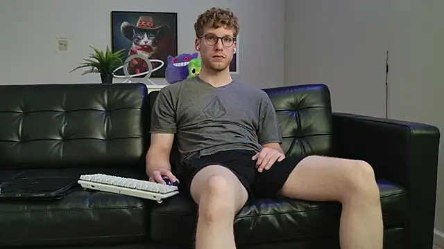 Snapshot of BlueEyedTallGuy94 chatting on September 27, 5:51 pm BlueEyedTallGuy94 online show from September 27, 5:51 pm