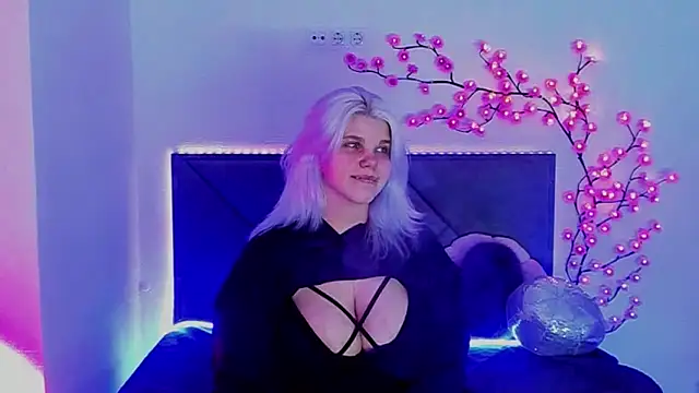 JoannLowe online show from March 11, 8:48 pm