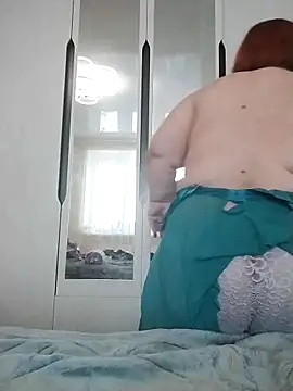 Snapshot of MIDGET-TITS chatting on February 10, 11:46 am MIDGET-TITS online show from February 10, 11:46 am