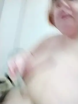 Snapshot of MIDGET-TITS chatting on February 20, 9:11 am MIDGET-TITS online show from February 20, 9:11 am