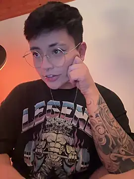 Snapshot of Ashley_Chriss chatting on January 23, 3:05 am Ashley Chriss online show from January 23, 3:05 am