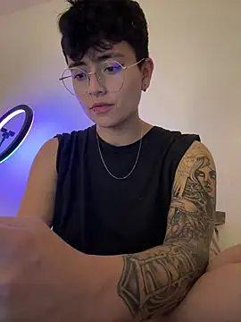 Snapshot of Ashley_Chriss chatting on March 9, 9:03 pm Ashley Chriss online show from March 9, 9:03 pm