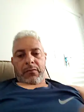 Snapshot of gordonunes chatting on May 18, 12:55 pm gordonunes online show from May 18, 12:55 pm