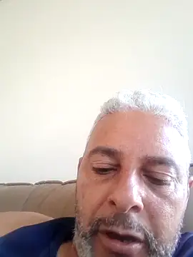 Snapshot of gordonunes chatting on May 20, 6:25 pm gordonunes online show from May 20, 6:25 pm