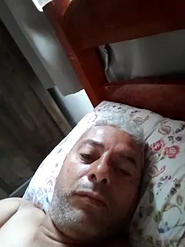 Snapshot of gordonunes chatting on May 26, 11:39 am gordonunes online show from May 26, 11:39 am