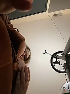 Snapshot of _GodessIsabella_97 chatting on February 19, 6:55 am GodessIsabella 97 online show from February 19, 6:55 am