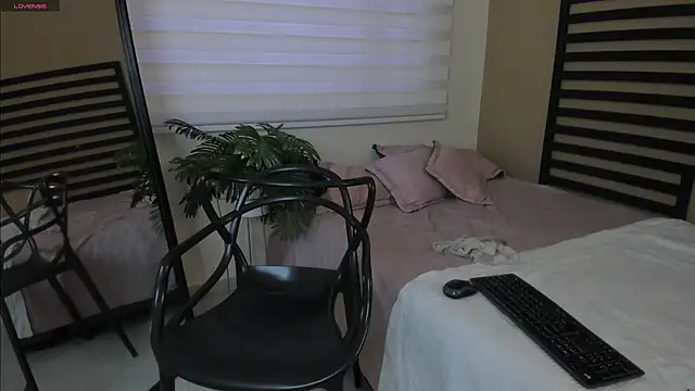 Snapshot of Catyloves chatting on February 6, 10:13 pm Catyloves online show from February 6, 10:13 pm