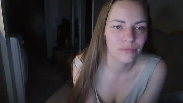 Snapshot of AnnaDiamond1 chatting on June 28, 7:42 pm AnnaDiamond1 online show from June 28, 7:42 pm