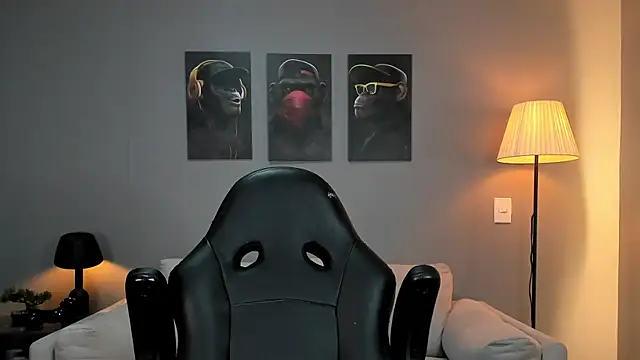 Snapshot of ApoloMakris chatting on November 4, 8:19 pm ApoloMakris online show from November 4, 8:19 pm