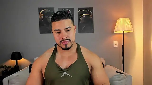 Snapshot of ApoloMakris chatting on November 24, 9:47 pm ApoloMakris online show from November 24, 9:47 pm