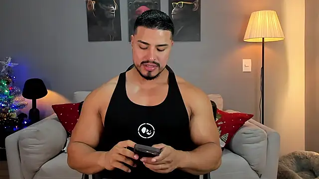 Snapshot of ApoloMakris chatting on December 5, 8:27 pm ApoloMakris online show from December 5, 8:27 pm