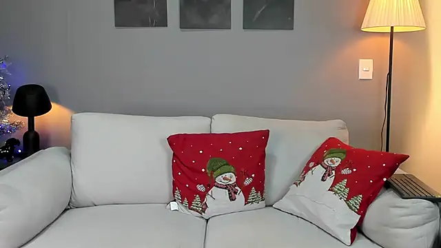 Snapshot of ApoloMakris chatting on December 13, 9:09 pm ApoloMakris online show from December 13, 9:09 pm