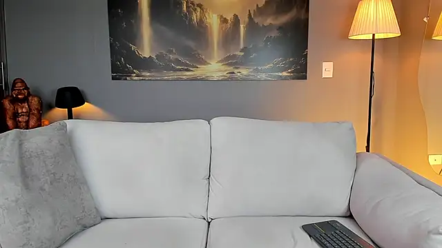 Snapshot of ApoloMakris chatting on February 5, 8:57 pm ApoloMakris online show from February 5, 8:57 pm