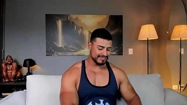 Snapshot of ApoloMakris chatting on February 6, 7:39 pm ApoloMakris online show from February 6, 7:39 pm