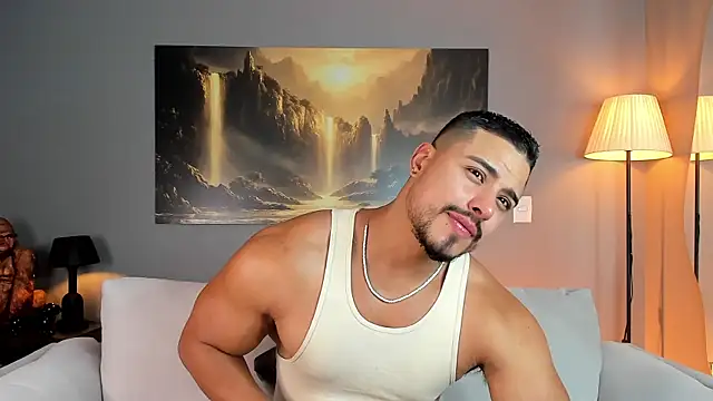 Snapshot of ApoloMakris chatting on April 7, 11:04 pm ApoloMakris online show from April 7, 11:04 pm