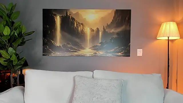 Snapshot of ApoloMakris chatting on April 8, 8:20 pm ApoloMakris online show from April 8, 8:20 pm