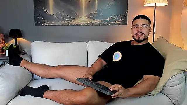 Snapshot of ApoloMakris chatting on June 10, 8:08 pm ApoloMakris online show from June 10, 8:08 pm