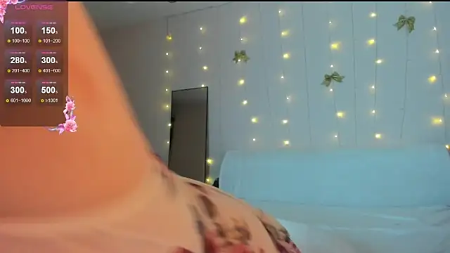 Snapshot of May_Flower chatting on February 7, 9:13 am May Flower online show from February 7, 9:13 am