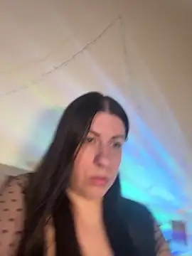 Snapshot of Evelinia chatting on June 26, 4:33 pm Evelinia online show from June 26, 4:33 pm