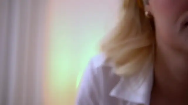 Snapshot of AdelineKing chatting on March 3, 2:18 am AdelineKing online show from March 3, 2:18 am