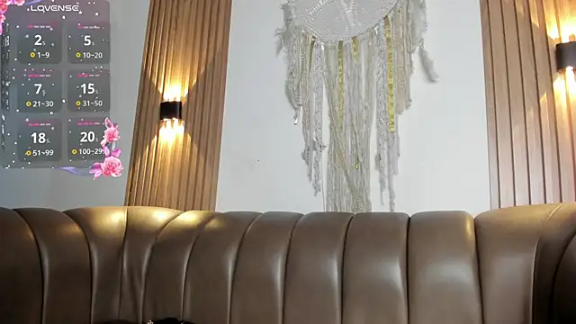 Snapshot of malak_nanyy chatting on October 12, 10:47 am malak nanyy online show from October 12, 10:47 am
