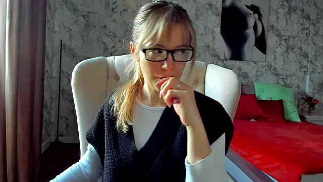 foxy blond online show from March 20, 12:26 am