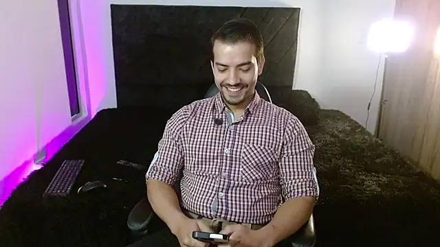 Snapshot of Ian_Daviz chatting on July 11, 3:37 pm Ian Daviz online show from July 11, 3:37 pm