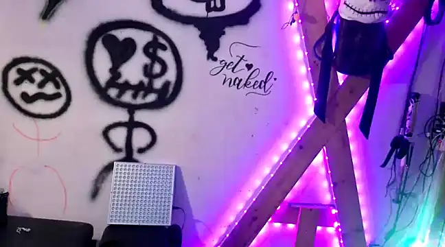 KRYZTALYNXXX online show from December 24, 2:54 pm