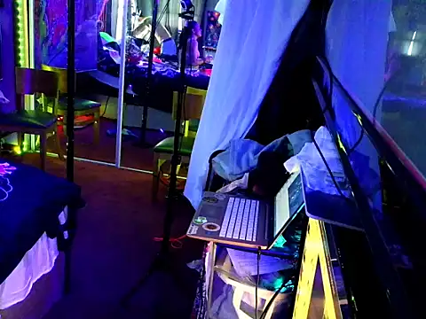 KRYZTALYNXXX online show from January 6, 2:14 pm