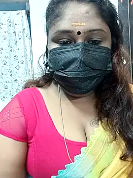 Snapshot of simran21 chatting on December 15, 2:05 pm simran21 online show from December 15, 2:05 pm