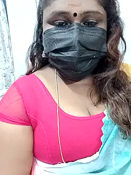 Snapshot of simran21 chatting on December 15, 7:10 pm simran21 online show from December 15, 7:10 pm