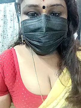 Snapshot of simran21 chatting on January 18, 12:47 pm simran21 online show from January 18, 12:47 pm