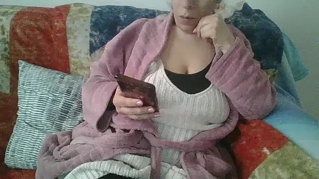 hairygirl80 online show from April 1, 8:26 am